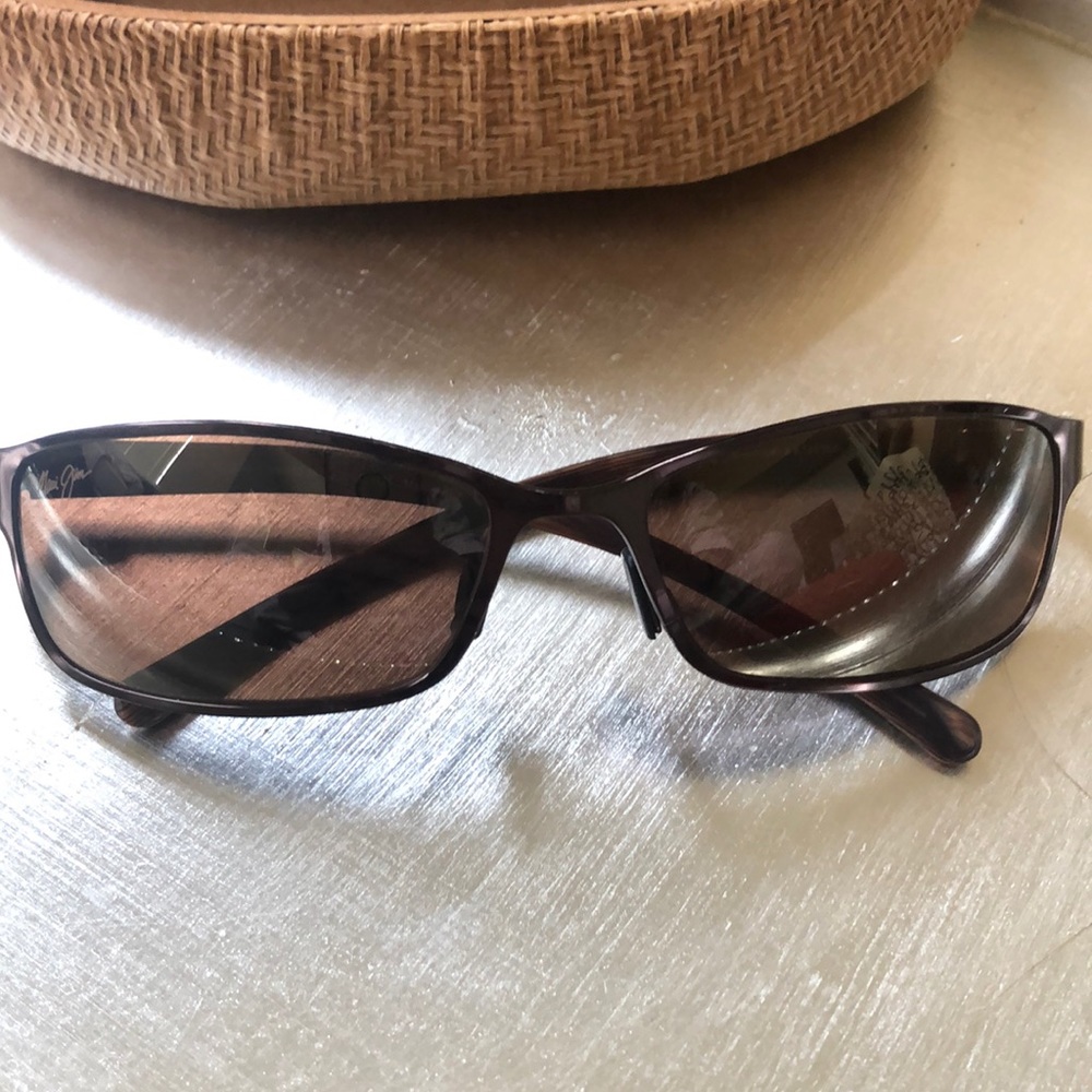 Sunglasses (polarized lenses)